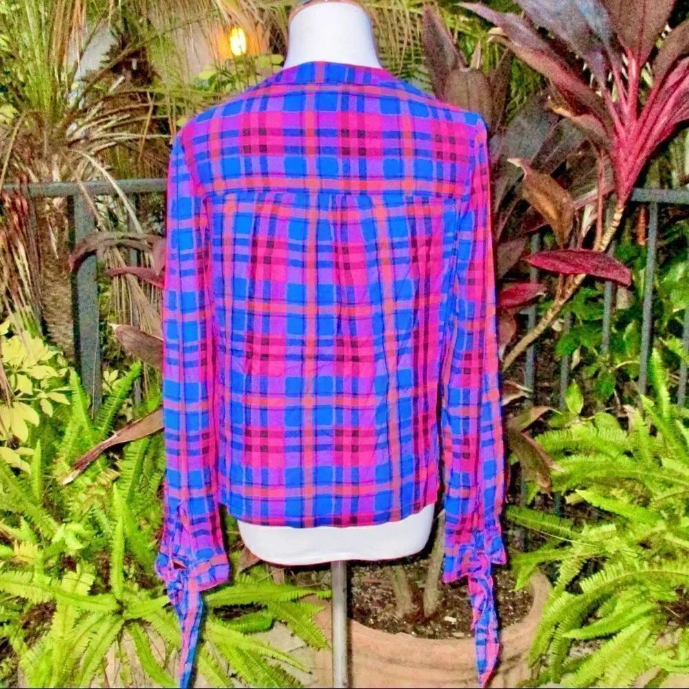 ✨NWOT✨ Express Plaid Top - Picture 4 of 6
